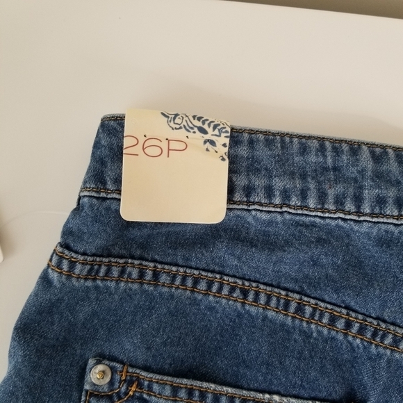 NWT Anthropologie Pilcro The Low-Slung Cut Off Denim Shorts Button Up Size 26P - Picture 12 of 12